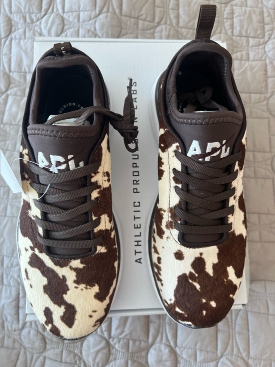 APL Shoes - APL WOMEN'S ICONIC PHANTOM DEEP BROWN/WHITE/COW SIZE 6.5